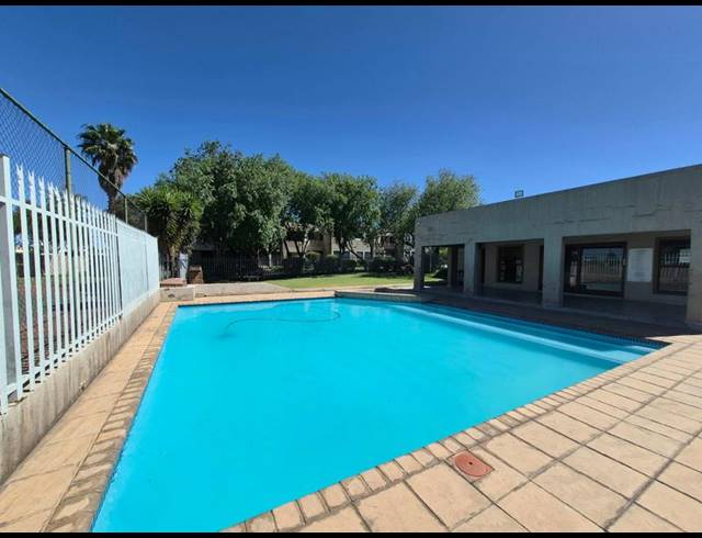 2 BEDROOM TOWNHOUSE FOR SALE IN RACEVIEW